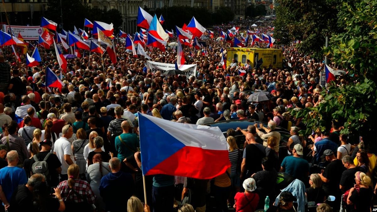 اعتراضات مردمی در چک به دلیل حمایت دولت از اوکراین