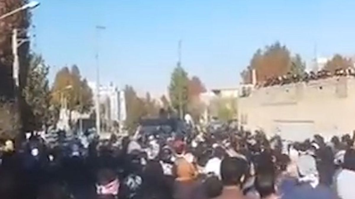 خبرگزاری نزدیک به سپاه: مهاباد پاکسازی شد/ باقی مانده عوامل و سران اغتشاشات دستگیر شدند