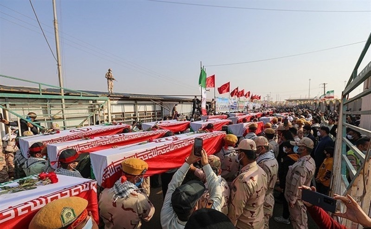 ورود پیکر ۱۱۱ شهید تازه تفحص‌شده به ایران
