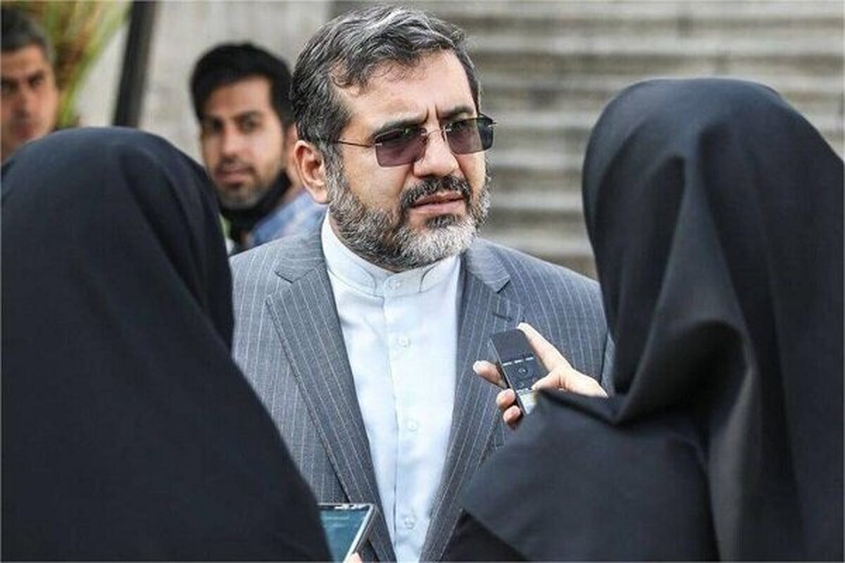 واکنش وزیر ارشاد به سوالی درباره بازگشت معین به ایران