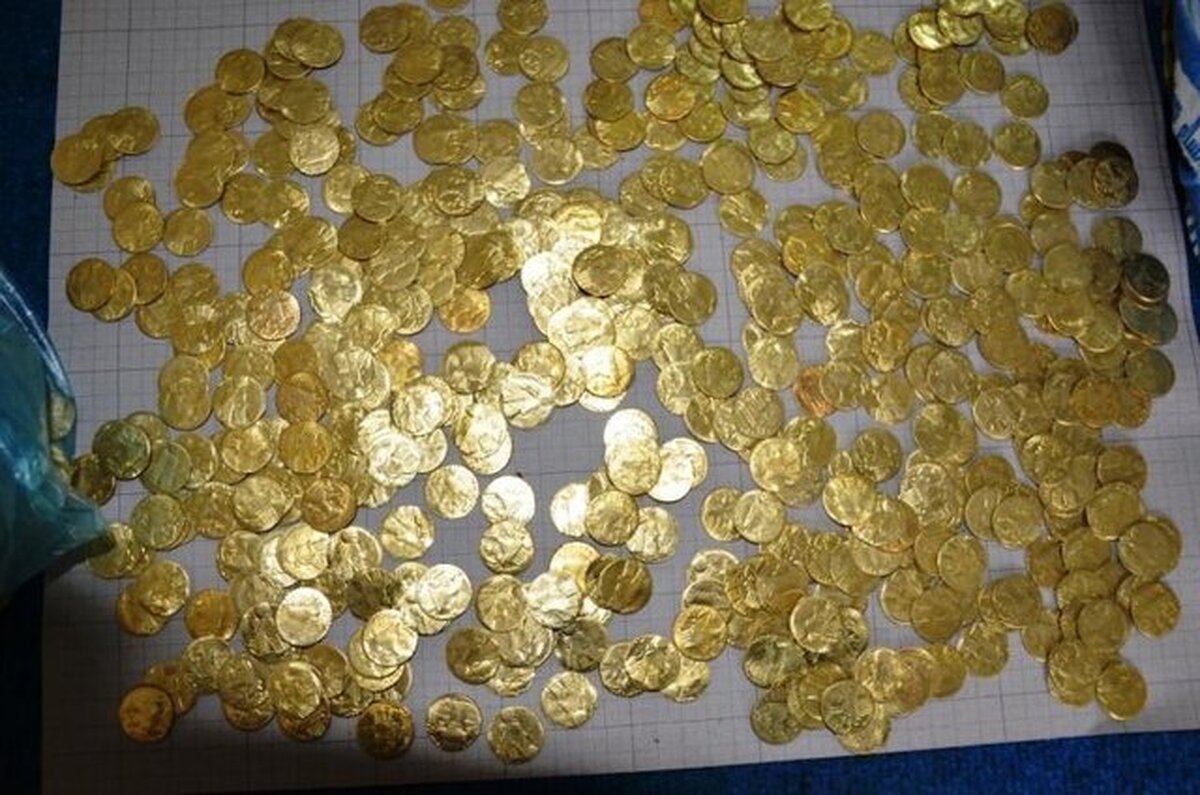 بازداشت عامل فروش سکه‌های تقلبی در تبریز