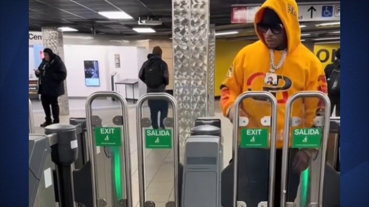 فیلم| رودست زدن جوان سیاه‌پوست به مسئولان متروی نیویورک!