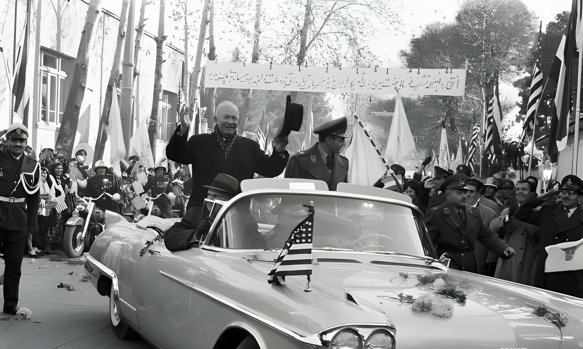 عکس| ۶۴ سال پیش؛ سفر سی و چهارمین رئیس جمهور آمریکا به ایران
