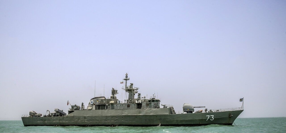برخورد کشتی ناشناس با شناور ایرانی در خلیج فارس/ دو نفر مفقود و چندین نفر زخمی شدند/ ارتش یک کشتی را توقیف کرد