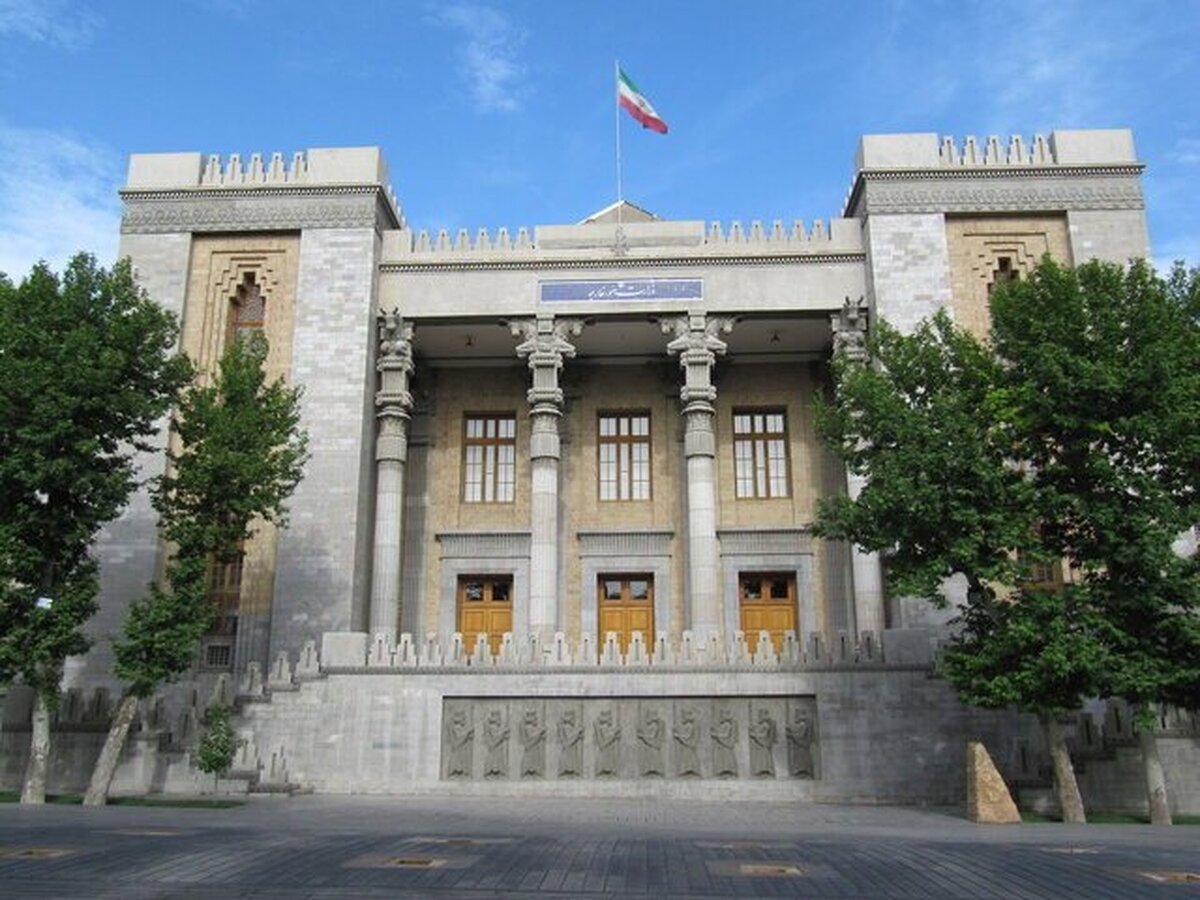احضار سفیر انگلیس به وزارت امور خارجه ایران