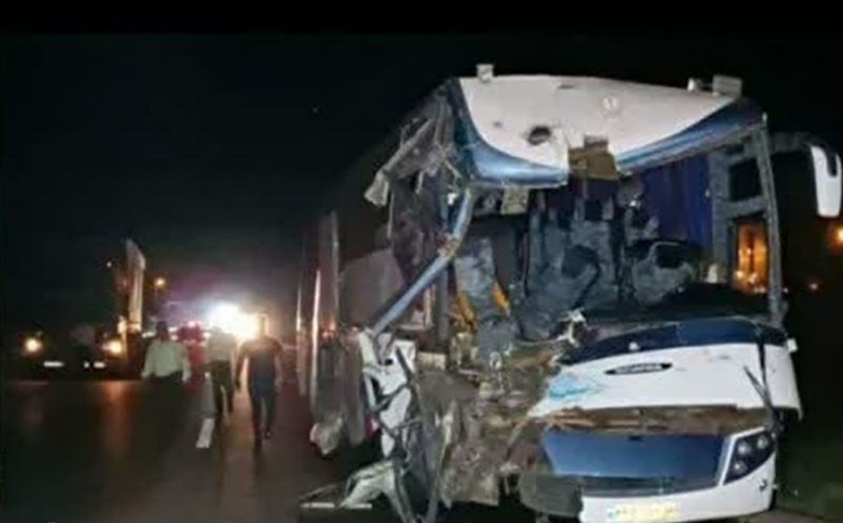 ۵ کشته در برخورد اتوبوس با ۸ خودرو در محور سوادکوه
