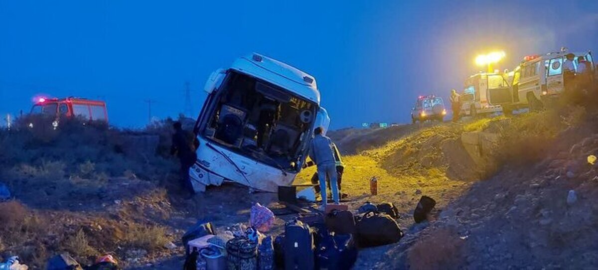 عکس| واژگونی اتوبوس در جاده قوچان ۲۶ مصدوم برجای گذاشت