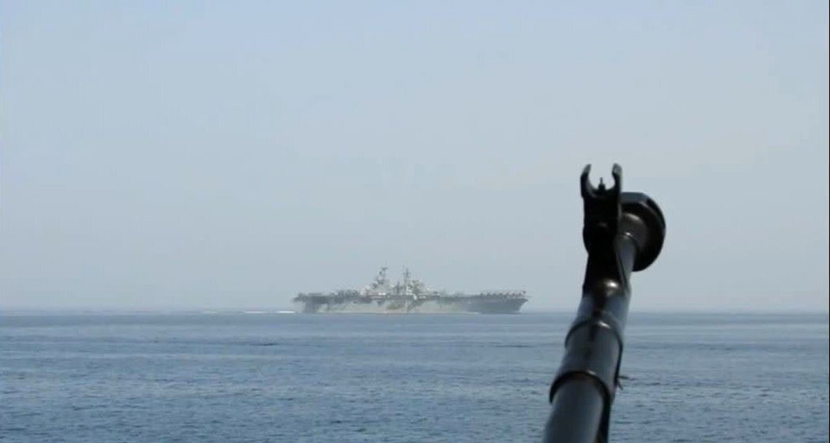 حمله موشکی به ناو آمریکایی در سواحل یمن
