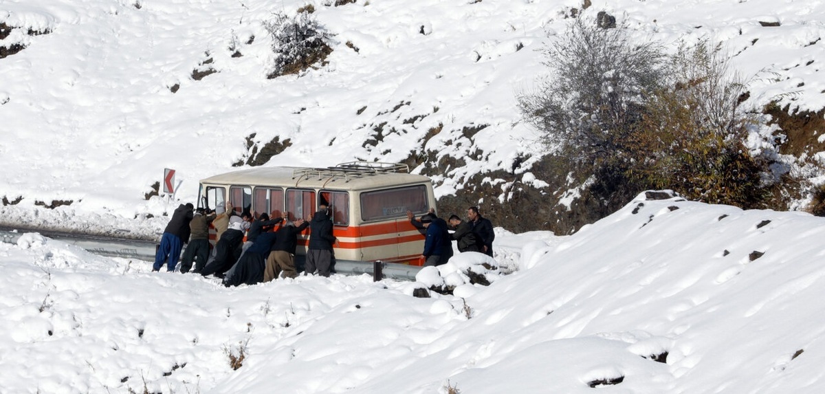 تصاویر| برف پاییزی در ایران؛ ارتفاعات کردستان سفیدپوش شد