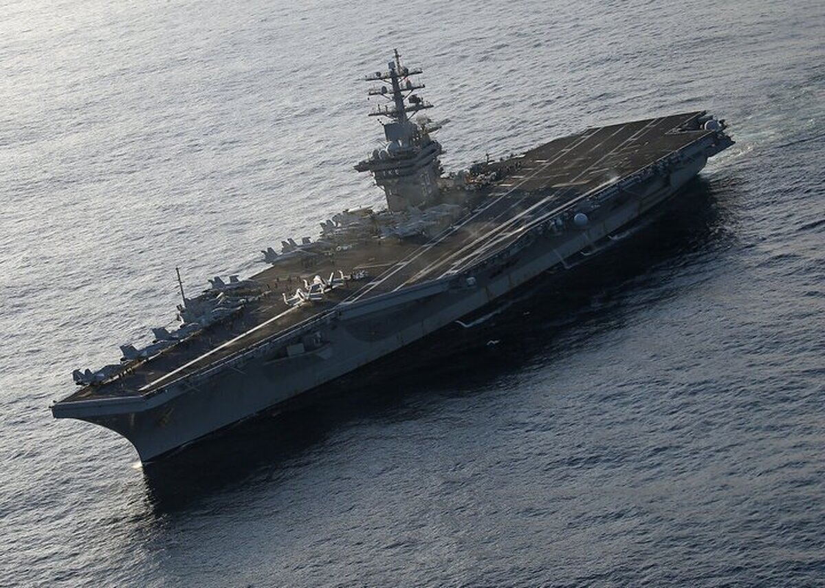 تمکین آمریکا از نیروی دریایی سپاه؛ خروج ناو هواپیمابر آیزنهاور از خلیج فارس