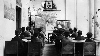 یک کلاس درس در دوران پیش از انقلاب
