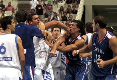 دیدار دوستانه بسکتبال صربستان و یونان در سال 2010

