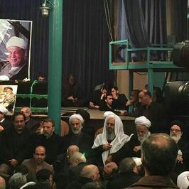 حضور مولوی عبدالحمید امام جمعه اهل سنت زاهدان در حسینیه جماران