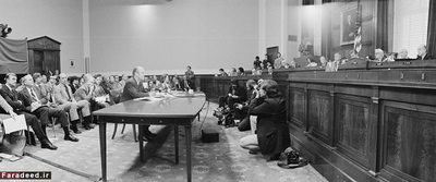 پرزیدنت فورد در جلسه کمیته قضائی برای بررسی پرونده نیکسون
 