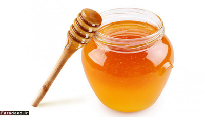  عسل نگهداری عسل در یخچال مجر به کریستالیزه شدن آن میشود. همچنین بسیار سفت میشود به گونهای که قاشق در آن فرو نمیرود. عسل این قابلیت را دارد که در دمای اتاق تا زمان نامحدود خراب نشود.