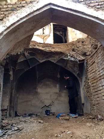 بازمانده از خانه تاریخی تخریب شده که کانون بزه شده
