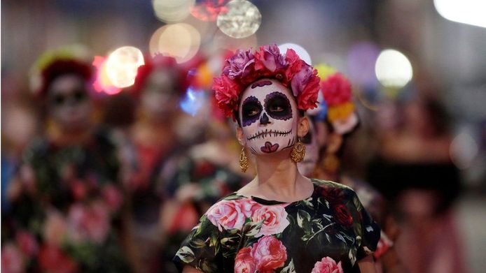 شرکت‌کننده‌ای در جشنواره روز مردگان در سالتیتو مرکز ایالت کواویلا در مکزیک
