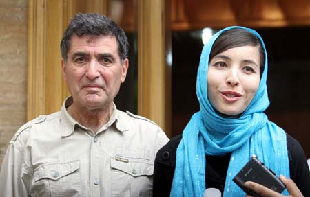 رکسانا صابری به همراه پدرش در تهران / عکس: xinhua