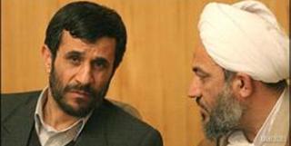 خطاهای احمدی‌نژاد با آب زمزم و کوثر هم پاک نمی‌شود 