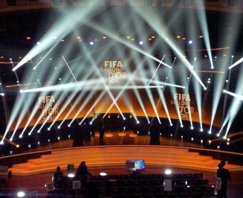 عکس/نورپردازی سالنی که امشب ستاره‌های فوتبال جهان در آن جمع می‌شوند