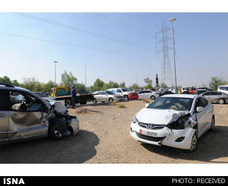 تصادف 96 خودرو و مصدومیت 23 تن در امارات+تصاویر