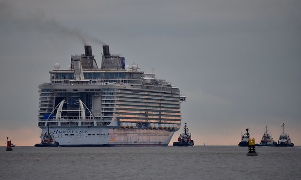 بزرگترین کشتی تفریحی جهان به آب انداخته شد +عکس