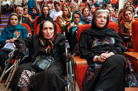 اصغر فرهادی: اگر «قصه‌ها»ی سیاه است پس فیلم سفید چیست؟/باران کوثری: بلد نیستم درباره مامانم حرف بزنم