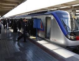 شرکت متروی تهران: فرد مصدوم به بیمارستان منتقل شد/ حرکت قطارها به حالت عادی بازگشت