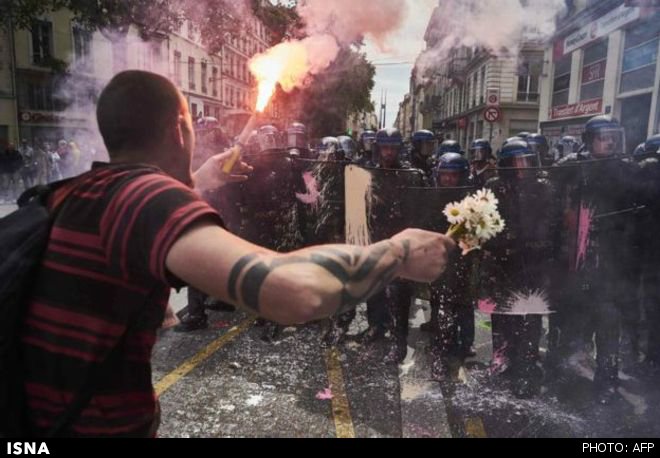 بازداشت 77 نفر در درگیری پلیس فرانسه با معترضان+تصاویر