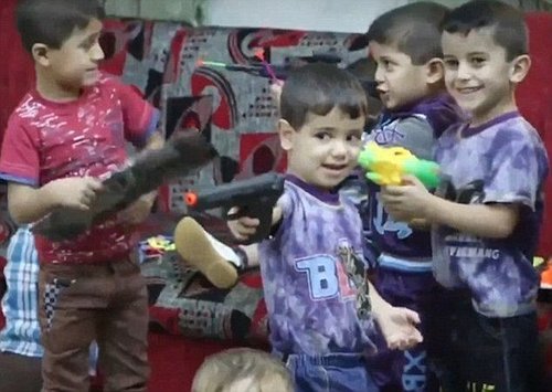 آموزش نظامی کودکان داعشی +عکس