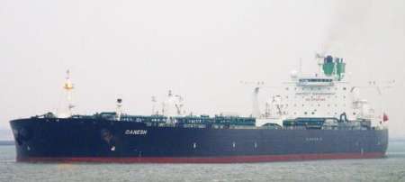 تصادف نفتکش ایرانی با کشتی کانتینربر سوئیسی در تنگه سنگاپور+تصاویر