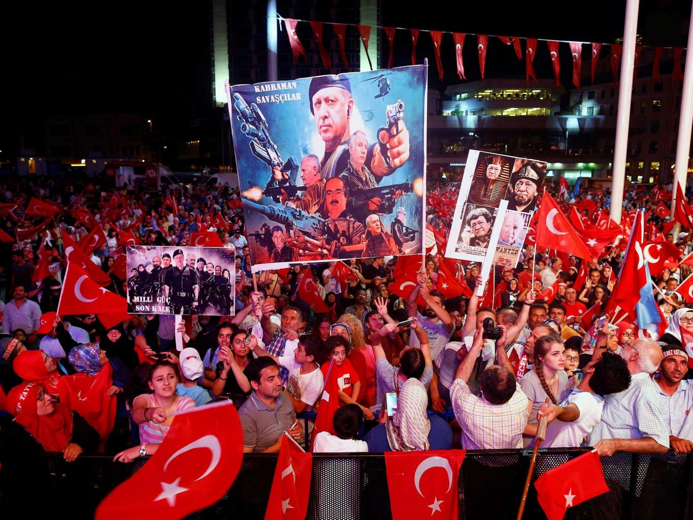 فضای سنگین حاکم بر خیابان های استانبول پس از شکست کودتا