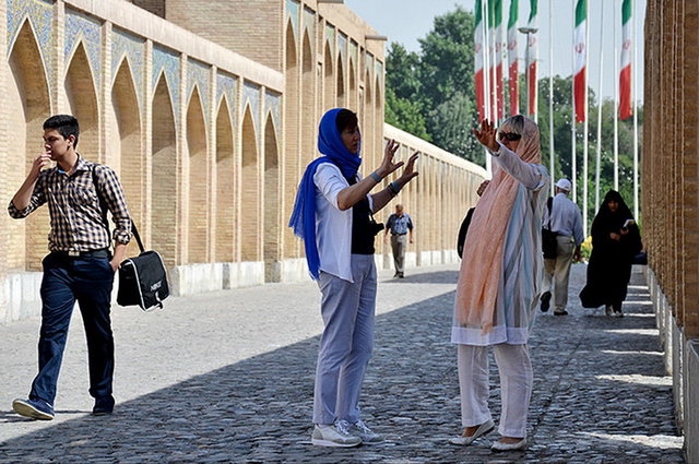 اگر گردشگران اصفهان فقط ۱۰ درصد بیشتر شود چه اتفاقی می‌افتد؟!