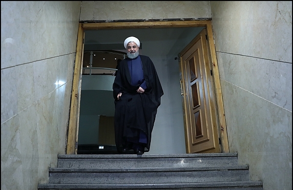 چند‌دستگی در اردوگاه مخالفان دولت/ بلومبرگ: روحانی هنوز هم از محبوبیت بالایی برحوردار است