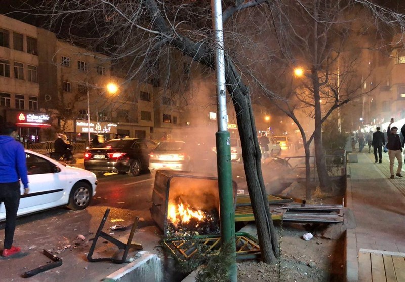 مشاهدات عینی یک خبرنگار/ دیشب در تهران چه خبر بود؟ + عکس