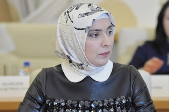 یک زن باحجاب مسلمان رقیب ولادمیر پوتین در انتخابات شد + عکس و جزئیات
