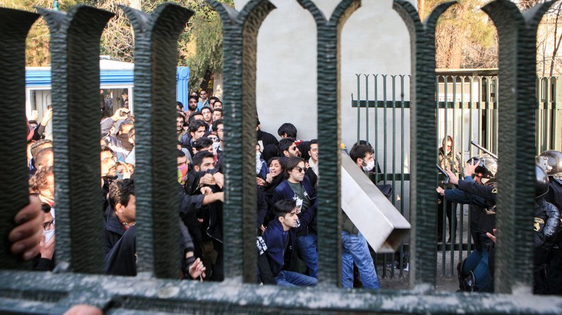 چه تحولی در ایران در حال روی دادن است؟‌ آیا بازهم پتانسیل بروز اعتراض‌های دیگری وجود؟