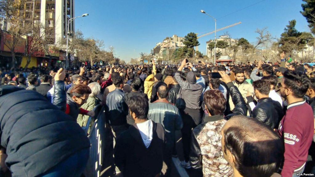 ای‌بی‌سی: صداهای مختلف در تجمع سرتاسری در شهرهای ایران شنیده شد