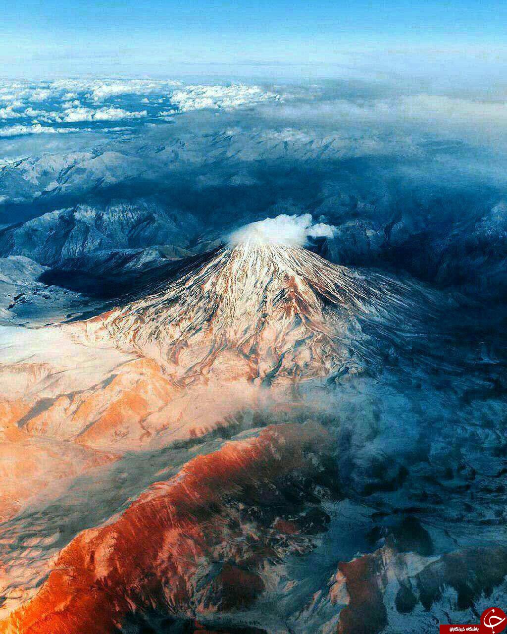 تصویری زیبا از قله دماوند