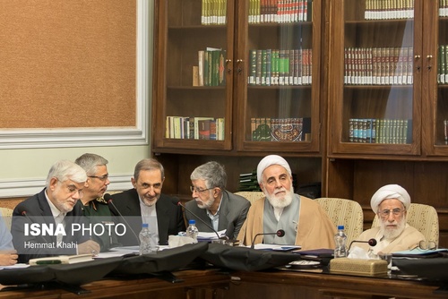 بازگشت احمدی‎نژاد و توکلی در لباس عزا در جلسه امروز مجمع /عکس