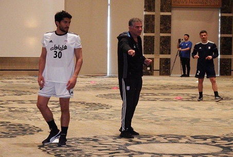 برگزاری تمرین تیم ملی فوتبال در محوطه هتل در تونس +عکس