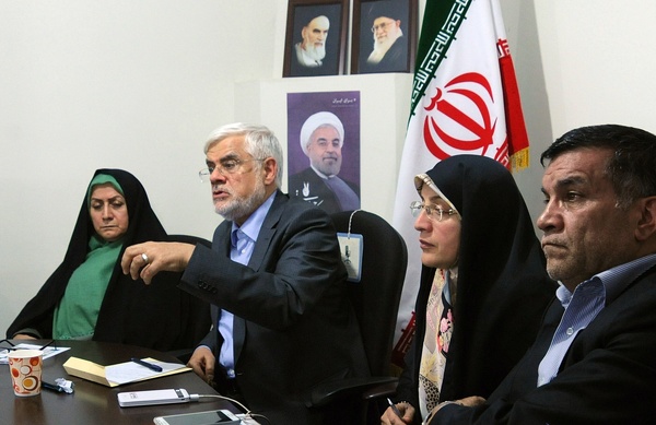 عارف در جمع نامزدهای شورای شهر تهران: قرار نیست برای تهیه لیست انتخاباتی آخرت‌مان را فدا کنیم