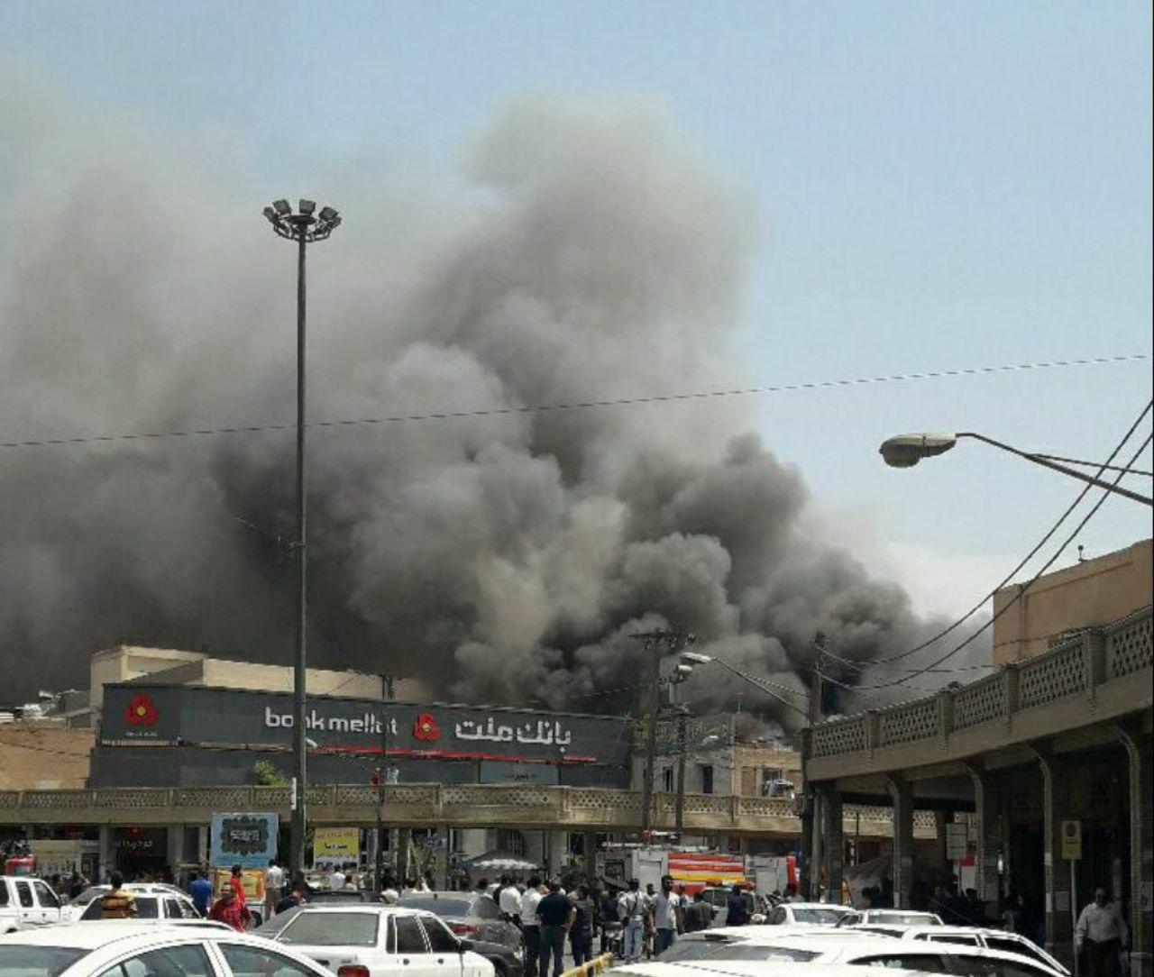 آتش‌سوزی گسترده در پاساژ رضوان اهواز /تصویر
