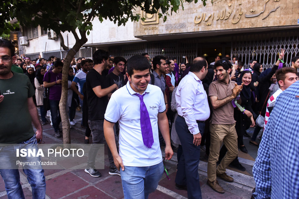 تصاویر/ شادی مردم پس از انتخابات ۲۹ اردیبهشت - تهران