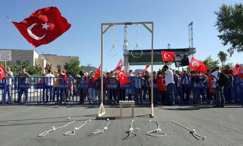 طناب دار حامیان اردوغان برای نظامیان کودتاچی