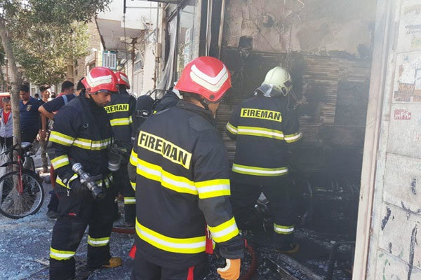 یک مغازه مشاوره املاک در ورامین منفجر شد / عکس