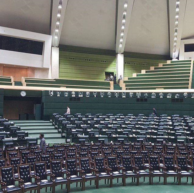صحن مجلس شورای اسلامی ساعاتی قبل از مراسم تحلیف روحانی/عکس