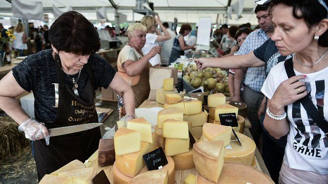 تولید پنیر پوتین در روسیه + عکس