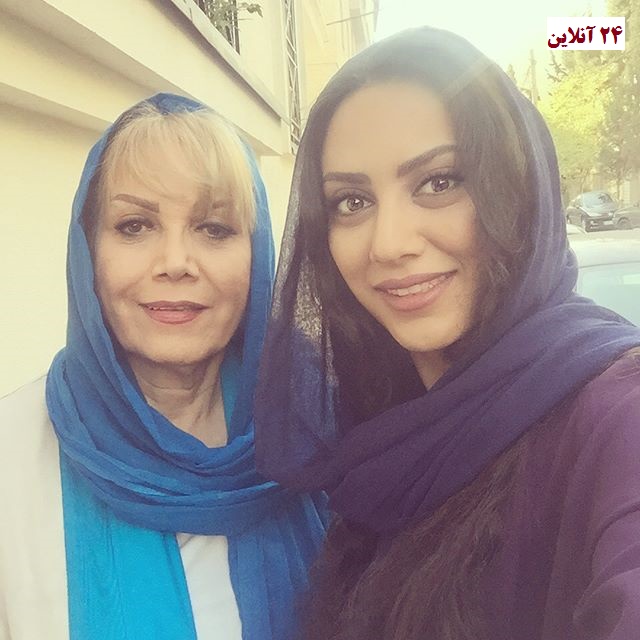 عکس/ «مونا فرجاد» در کنار مادرش