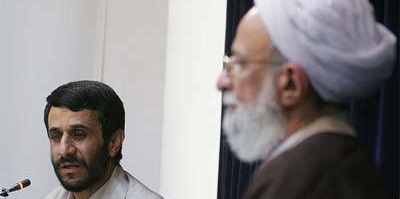 روزنامه جمهوری اسلامی: آقای مصباح، مگر شما نبودید که اطاعت از احمدی‌نژاد را اطاعت از خدا خواندید؟